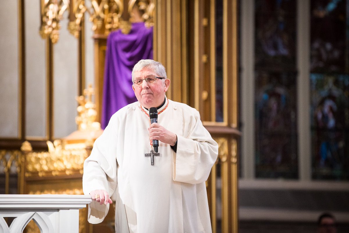 cscmonavenir's tweet photo. Merci cardinal Collins d'avoir accueilli les élèves de 6e à la cathédrale @StMikesCathTO de @archtoronto https://t.co/O5TcLOAado https://t.co/314SE401N1