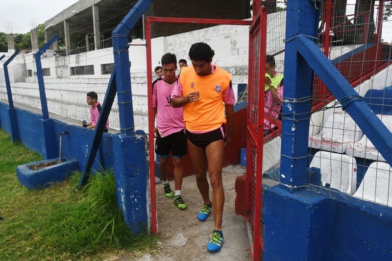 peritecla's tweet photo. La única diferencia entre el fútbol Uruguayo y el salvadoreño es la mentalidad y el trabajo serio. https://t.co/FrpW7MA1Ej