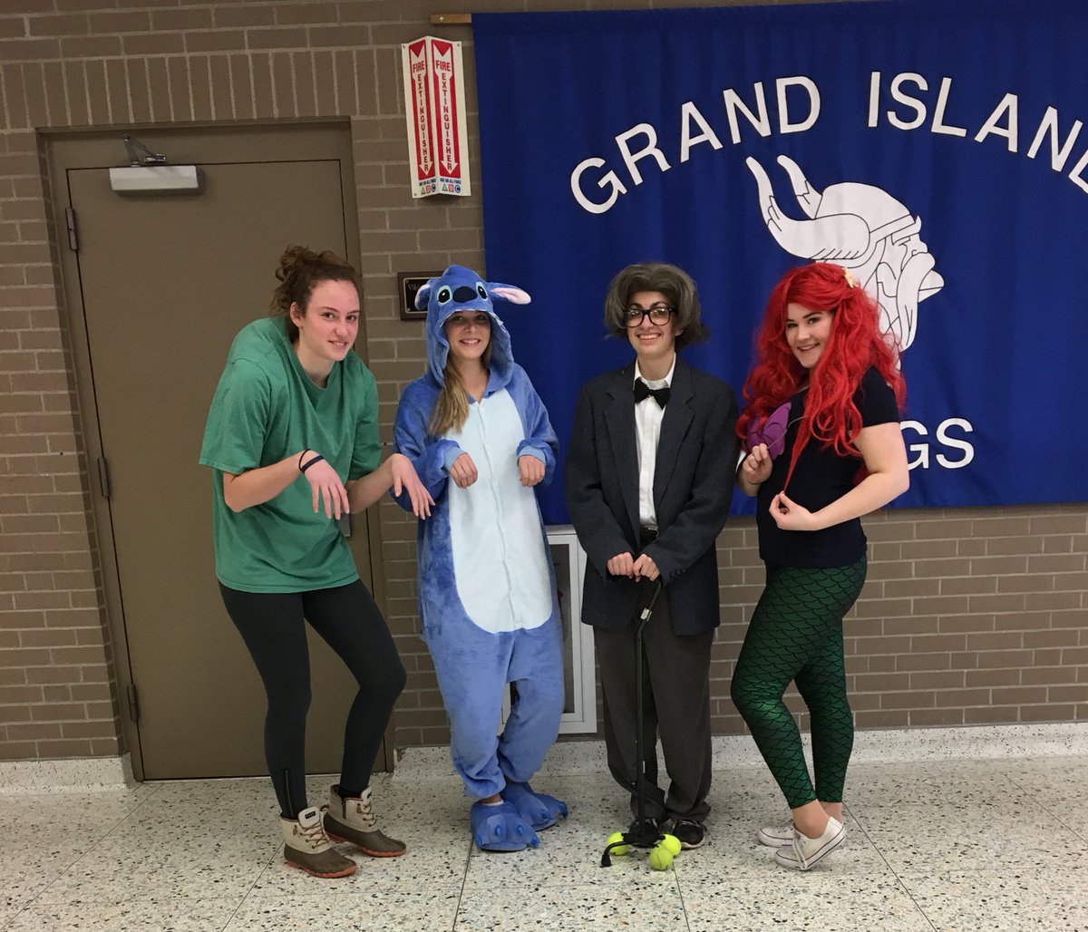 kaylinelson25's tweet image. happy birthday Marlie❤❤ miss sitting next to you in wind ensemble ): love u lots hope your day is awesome🎈🎁🎉 #bestsection📯