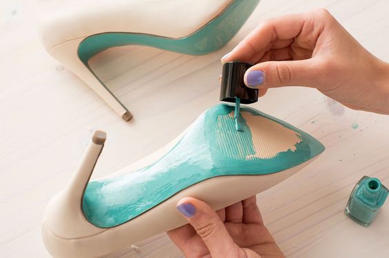 Would you dare to paint the underside of your #bridal #shoes? Which colour? pin.it/IE6ljyz #wedding