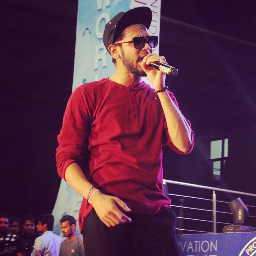 iamrealparas's tweet photo. "And I will sing with my soul so that my song shall echo in the heart of eternity"
Stay musical! Stay blessed! 😎😙🙏🎶 @salim_merchant https://t.co/C6ABIT9fCG