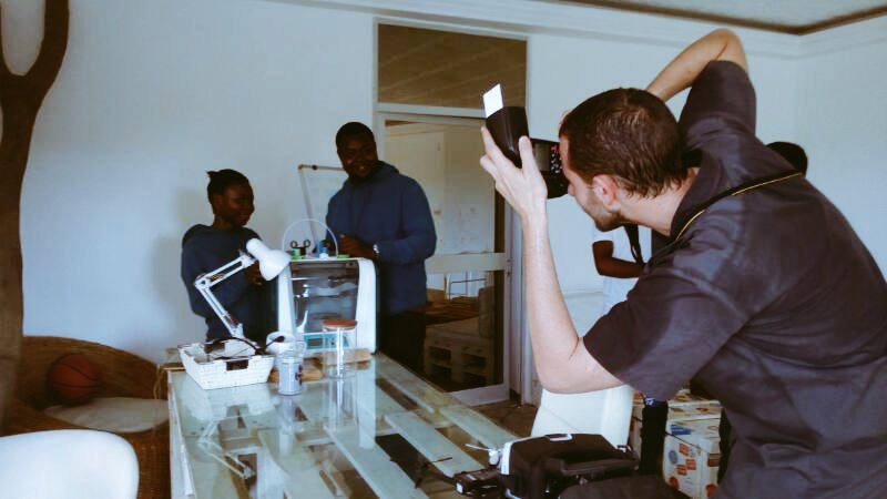 nativ_IS's tweet photo. @WoeLab les intéresse! Visite d'une délégation de la Banque Africaine de Développement. #lowhightech @senamekoffi @we_SCoPE @urbanattic_ https://t.co/qemfIF1mvH
