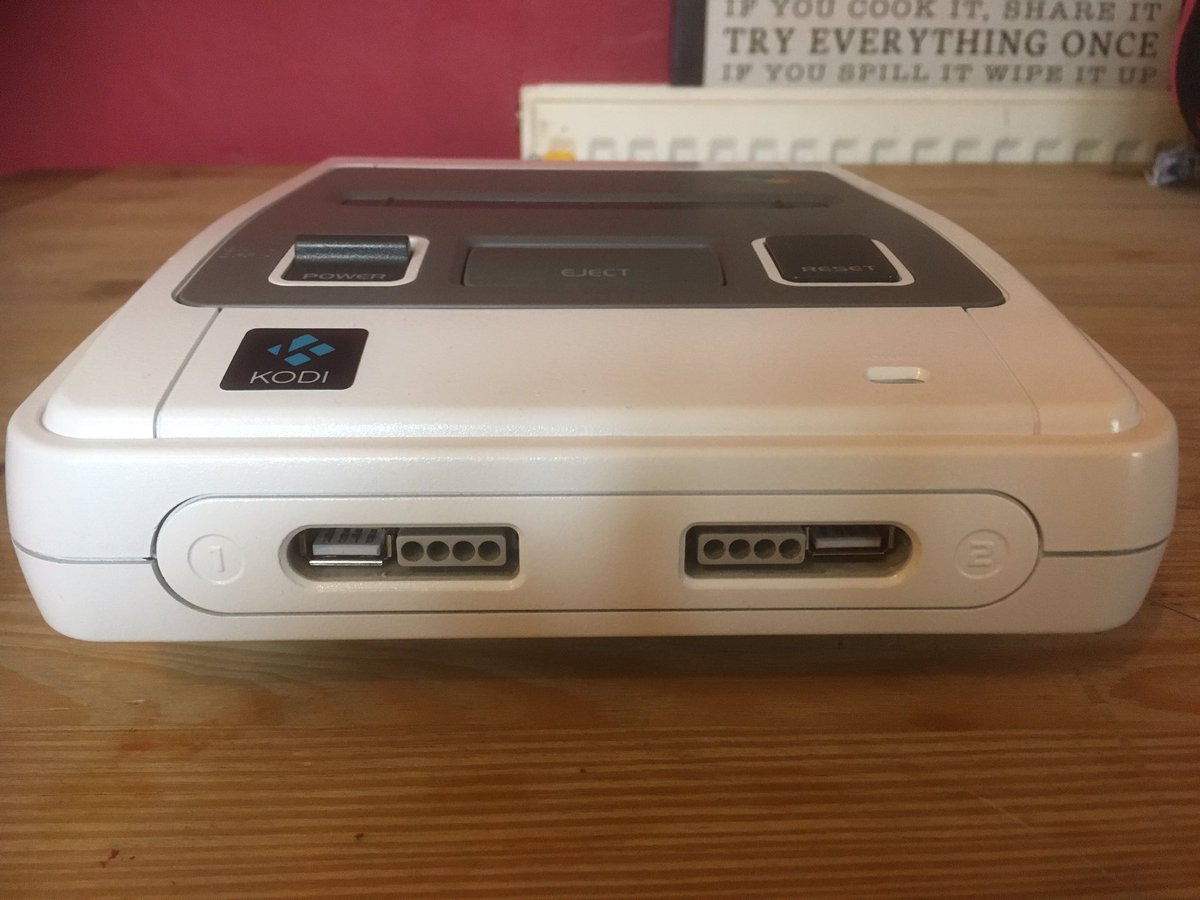 LinuxBooty's tweet image. My custom raspberry pi box, retropie installed fully setup with kodi :)