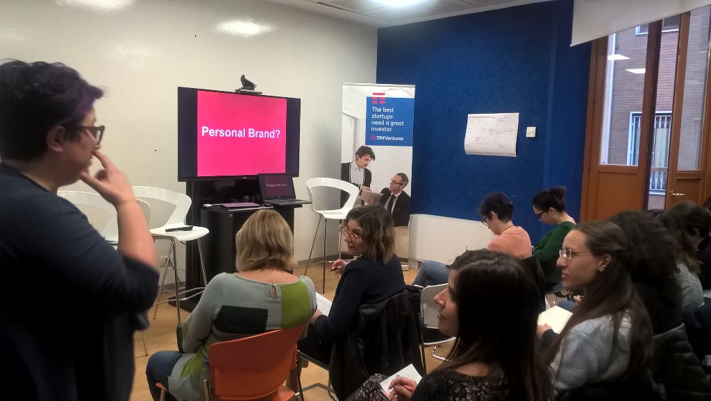 SheTechItaly's tweet image. I nostri valori ci rendono le persone che siamo,ma online riusciamo davvero a raccontarci? #gitworkshop #gititaly