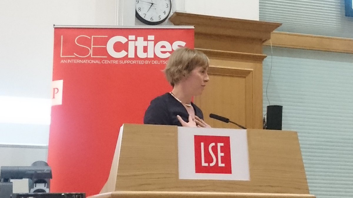 PhilippRode's tweet photo. .@Isabel_Dedring: key principles for infrastructure development: costs, flexibility and politics #LSEDedring https://t.co/OCgfVuVDvw