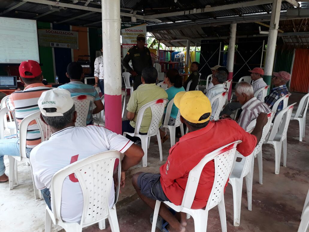 alcaldiachima's tweet photo. @PoliciaColombia @PoliciaDECOR
#Echima realizó socialización del CNPC en el Casco Urbano de Chimá. #porunachimasegurayenpaz https://t.co/2G66kZmPy3