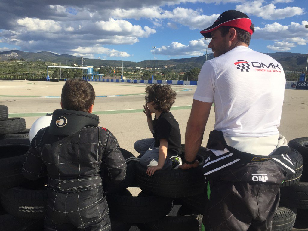 DMK_Racing's tweet photo. El karting, un buen deporte para los niños https://t.co/zhQ1PFEJFi https://t.co/GUXMaPu2NT