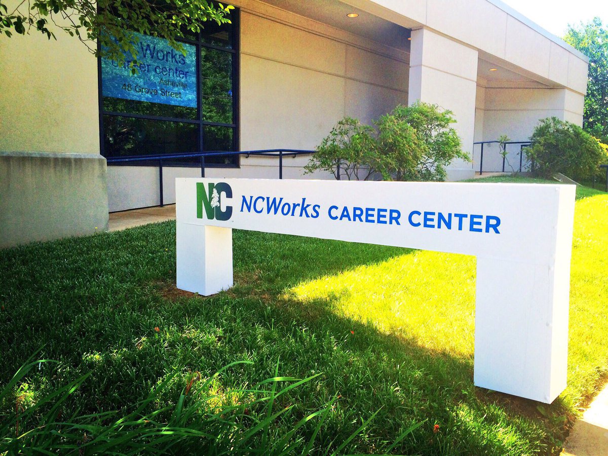 MtnAreaWorks's tweet photo. @ncawdb partners @NCCommerce @NCCommColleges @ncdhhs et al to deploy staff & resources 4 NCWorks Career Centers @ncIMPACTsog #ELGLncImpact https://t.co/AFkAOMvwQj