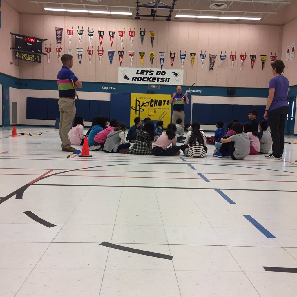 Great instruction from <a href="/ToddMcGolf/">Todd McGrath</a> <a href="/jfrivando/">Frank Rivando</a> #golfinschools #growingthegame <a href="/TheGolfOntario/">Golf Ontario</a> they get a big #classyclap #fistpump