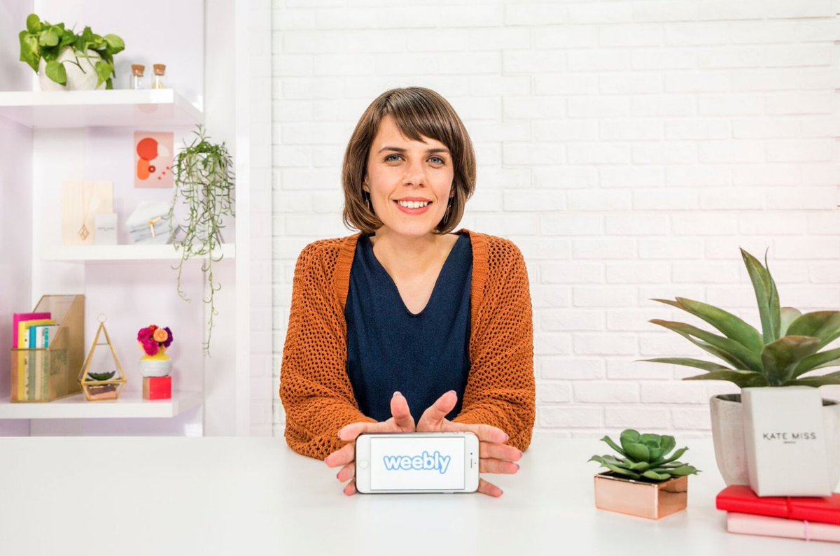 weebly's tweet image. Take amazing product photos with just your phone (and build your own online store) → goo.gl/sF7oUh @BritandCo #SmallBizBootCamp