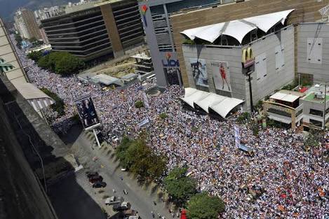 MandyWiener's tweet photo. In Brazil and Venezuela, millions took to the streets against their governments. This is the scale of protest needed. One unified march. https://t.co/VZEspoaaBF