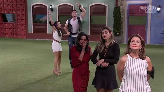 deyglesson's tweet photo. Sinto que vou ver essa cena de novo 😂😂😂😂😂😂😂
#RedeBBB #BBB17 #ForaIlmar #ficaMarcos #TeamEmilly #Mally #TemMally https://t.co/0JvaENlCnY