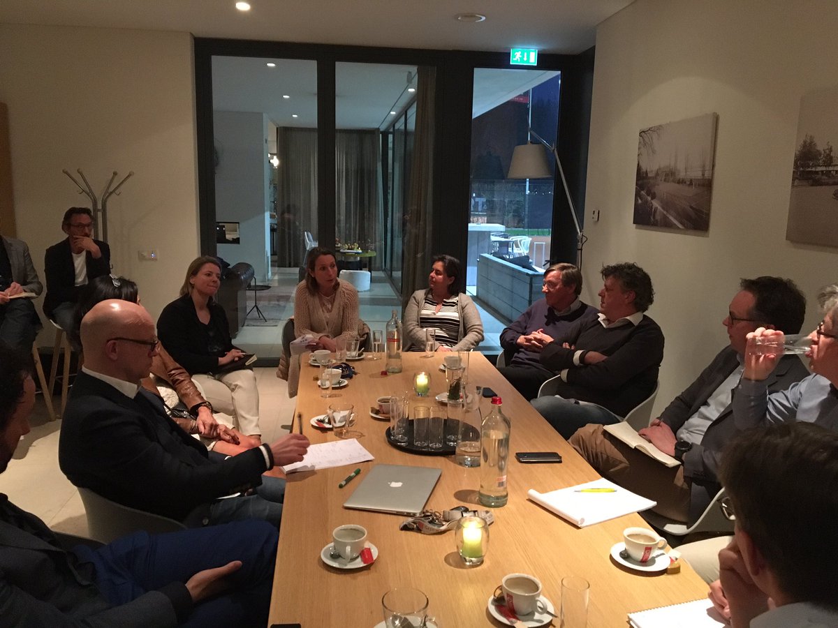 Verenigingen die deelnemen aan het sponsorprogramma wisselen ervaringen met elkaar uit. Erg waardevol.