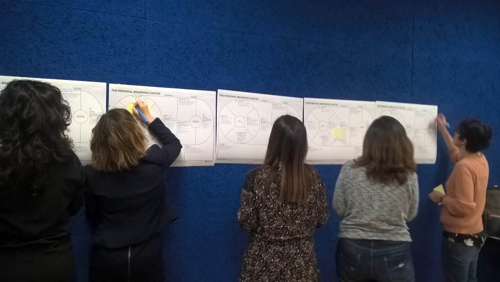 SheTechItaly's tweet image. E ora a lavoro per costruire insieme il nostro #personalbranding con @fparviero #gitworkshop