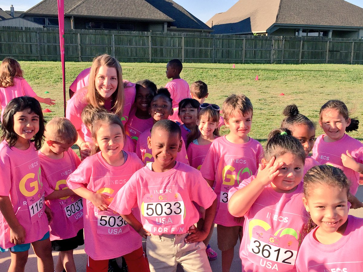 msgossettprek's tweet photo. The best #kinder crew there is ready to run for fun! @DukeElem @INEOSICANFdn #iteachk #run #health #KinderHughes #alwaysreadyforfun https://t.co/i98MRDEbPy