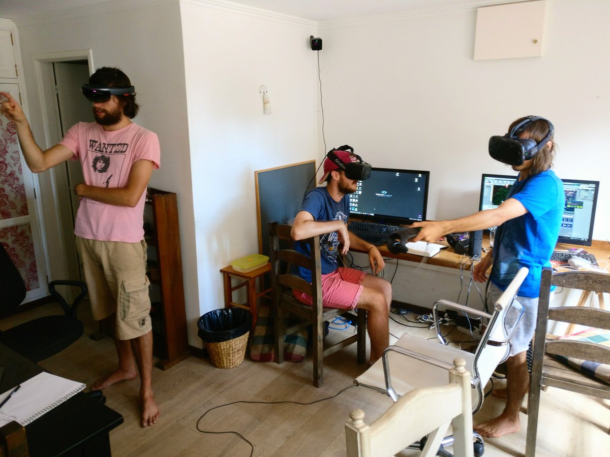 AlchemistDefend's tweet photo. Mixing Realities @TreeviewStudios #VRdevs #MR #HoloLens @HoloLens #HololensDevs @oculus @htcvive https://t.co/2civGH7OwZ