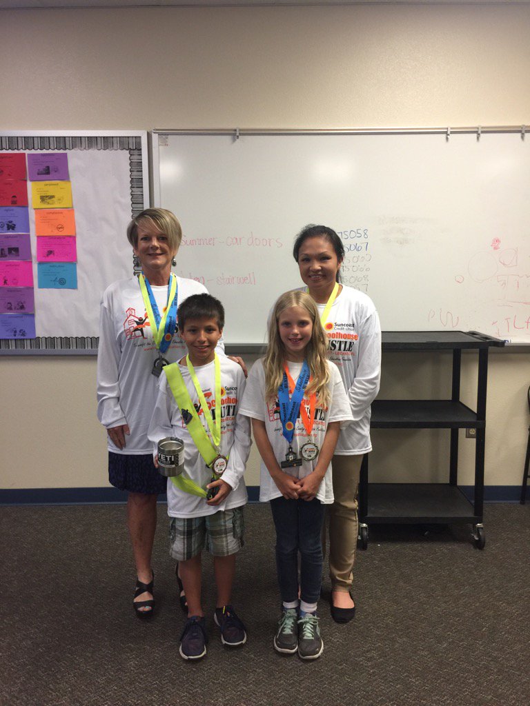 CRE_Ridgebacks's tweet photo. Ridgeback Schoolhouse Hustle medalists! #crepups https://t.co/I05AFoiqN1