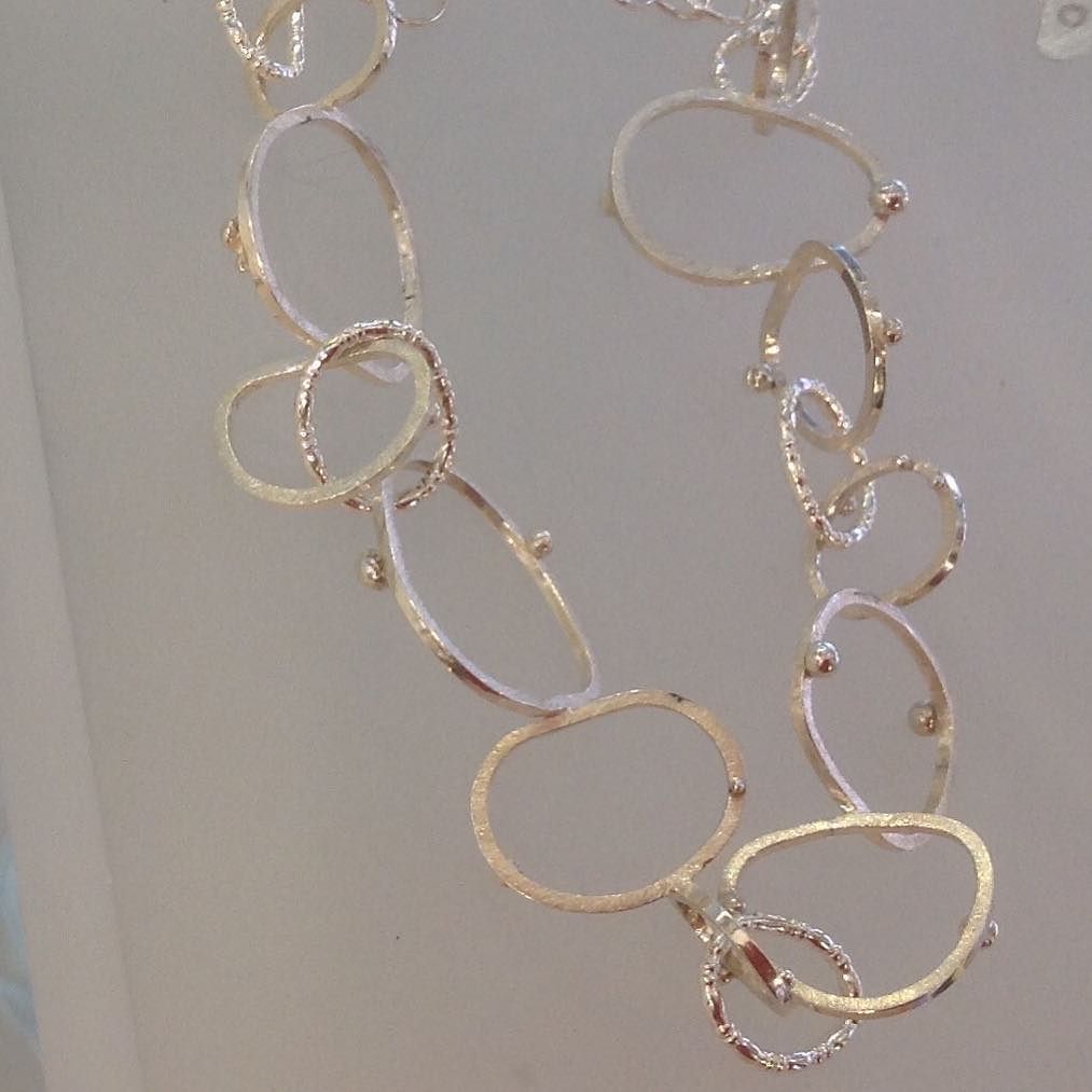 JeDeCo's tweet photo. #necklace by #katerinadamilos #chain #jedeco #jewellerydesigners #london #oxotower #jewelleryaddict #contemporaryj… https://t.co/qAXBvv75Ce https://t.co/97Bz9TlAdr
