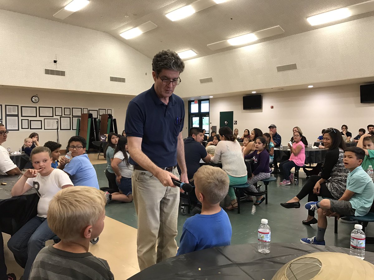 DocMartin2013's tweet photo. Young Authors' Faire meeting the author! #BSDpride @lombardibears @BurtonSchools #goodbsd #lomardibears @poetry4kids https://t.co/fNBdrhIbD2