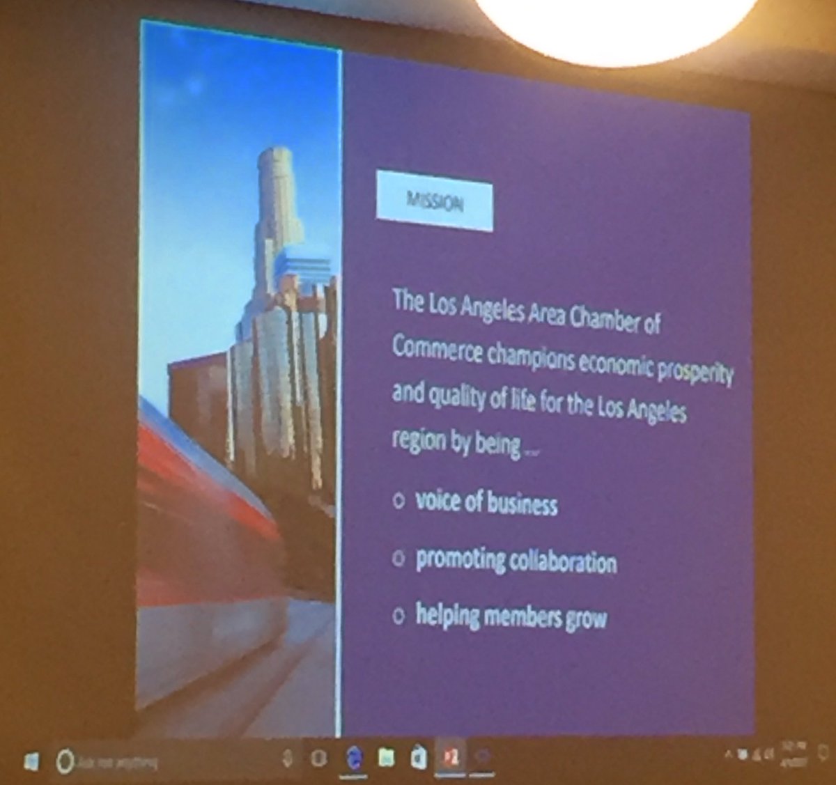 3shades's tweet image. Full house at the #lachamber New Member Orientation learning about the full value of their membership!
