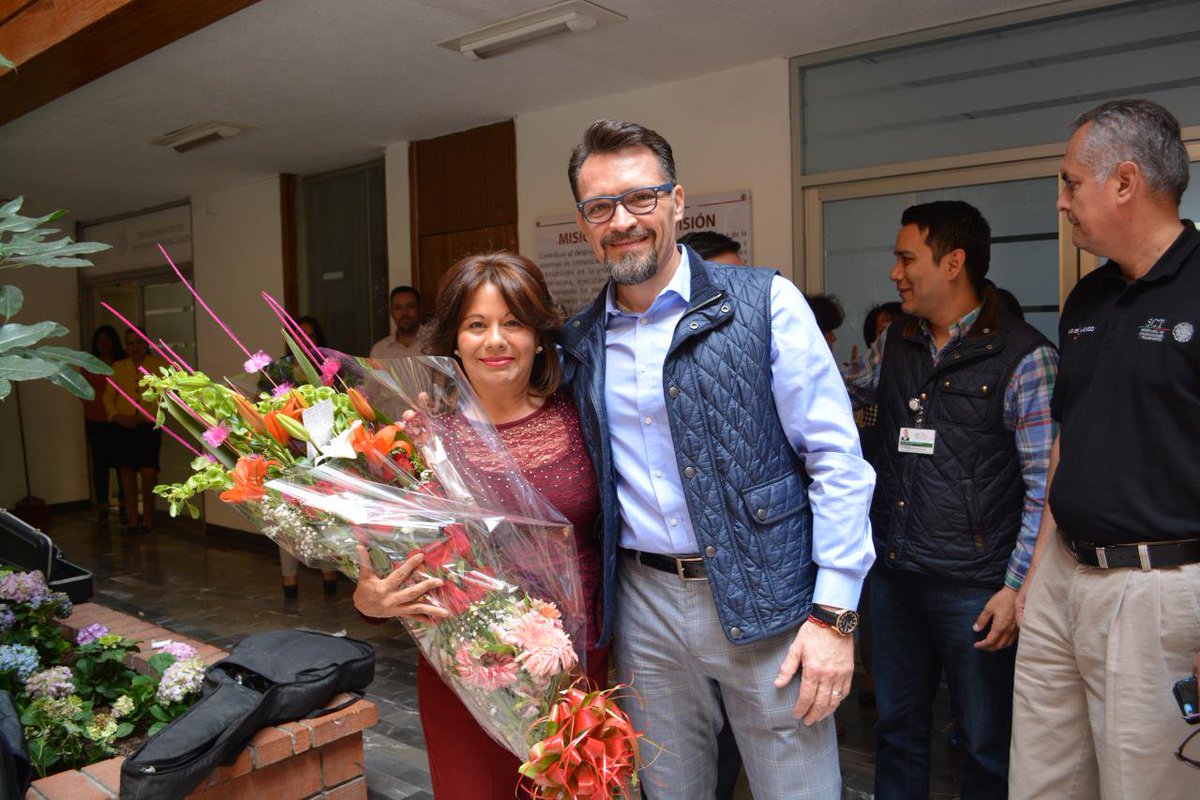 Chavez_Trillo's tweet photo. #CUU Después de 34 años de servicio el #CentroSCTChih despide a nuestra compañera Mary Holguín. Gracias. @SCT_mx https://t.co/1puhmksXEd
