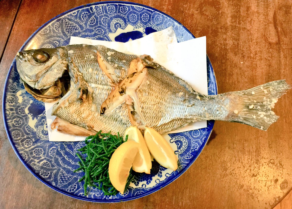 تويتر 𝖸𝗈 𝖮𝗄𝖺𝖽𝖺 على تويتر ホワイトベイトはなかったけど プリヒル姉さん Puriketsunesan に教えていただいたコンウォール産の天然黒鯛はゲットできた 1匹 15 850gで約2100円 もしたが いま旬でとても美味しいらしいのでジャンプfrom清水ステージ 今夜