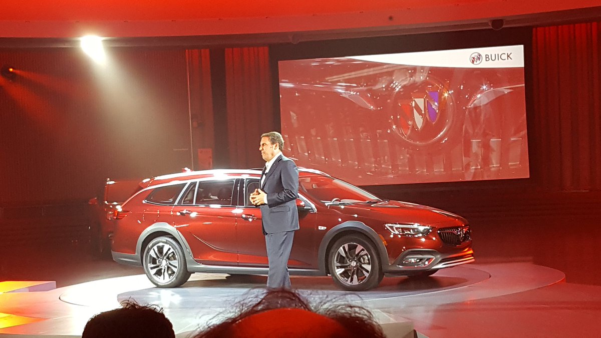 TheAutonerd's tweet photo. Look out, #Volvo. 2018 #Buick #Regal #TourX #thatsabuick https://t.co/OIQcqDwuVr
