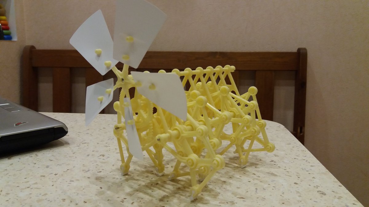 kiteworld_lv's tweet image. Mūsu kolekciju ir papildinājis jauns ar vēja spēku darbināms iemītnieks - mini strandbeest :)
youtu.be/NCQF33fVgKg
@StrandBeests