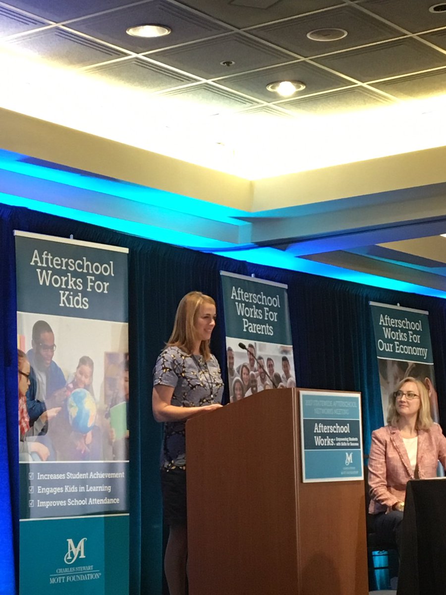 rileyinstitute's tweet photo. Our own @catstevens78 presenting at the 2017 Statewide Afterschool Networks Meeting in Los Angeles! #afterschool #expandedlearningtime https://t.co/SY0y7rxB7D