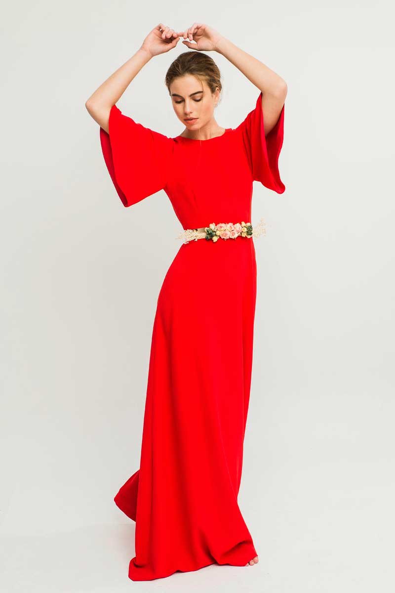 Apparentia's tweet photo. Un vestido rojo es todo un clásico para invitadas! ❤ https://t.co/h59uPifLff #apparentiacollection #jarana #ss17 https://t.co/6sgkfF9d15