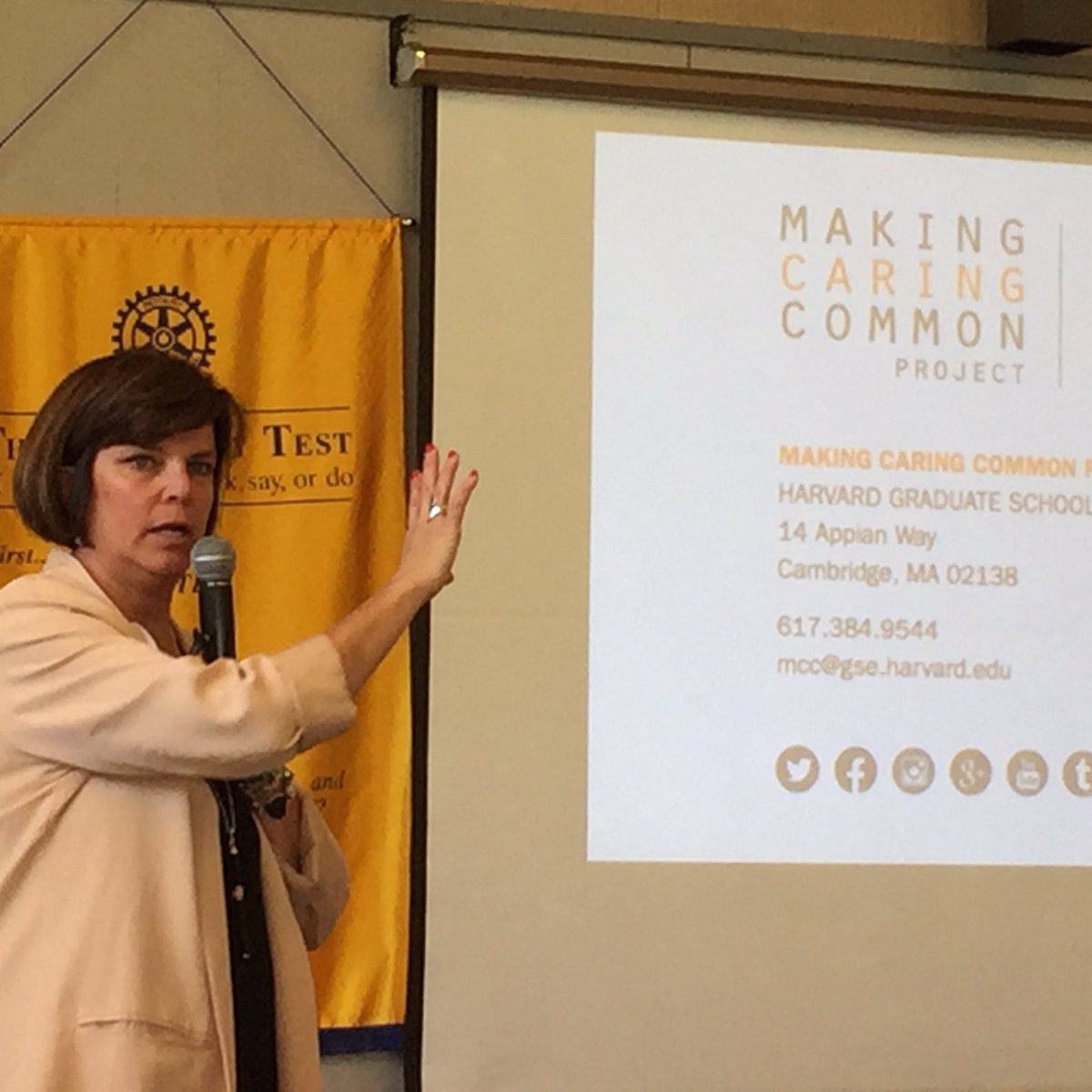 RCWalnutCreek's tweet image. Kathleen McNamara @7HillsWC talks to us about role of service in education: Good kids make for Happy &amp;amp; Succesful adults #MakingCaringCommon