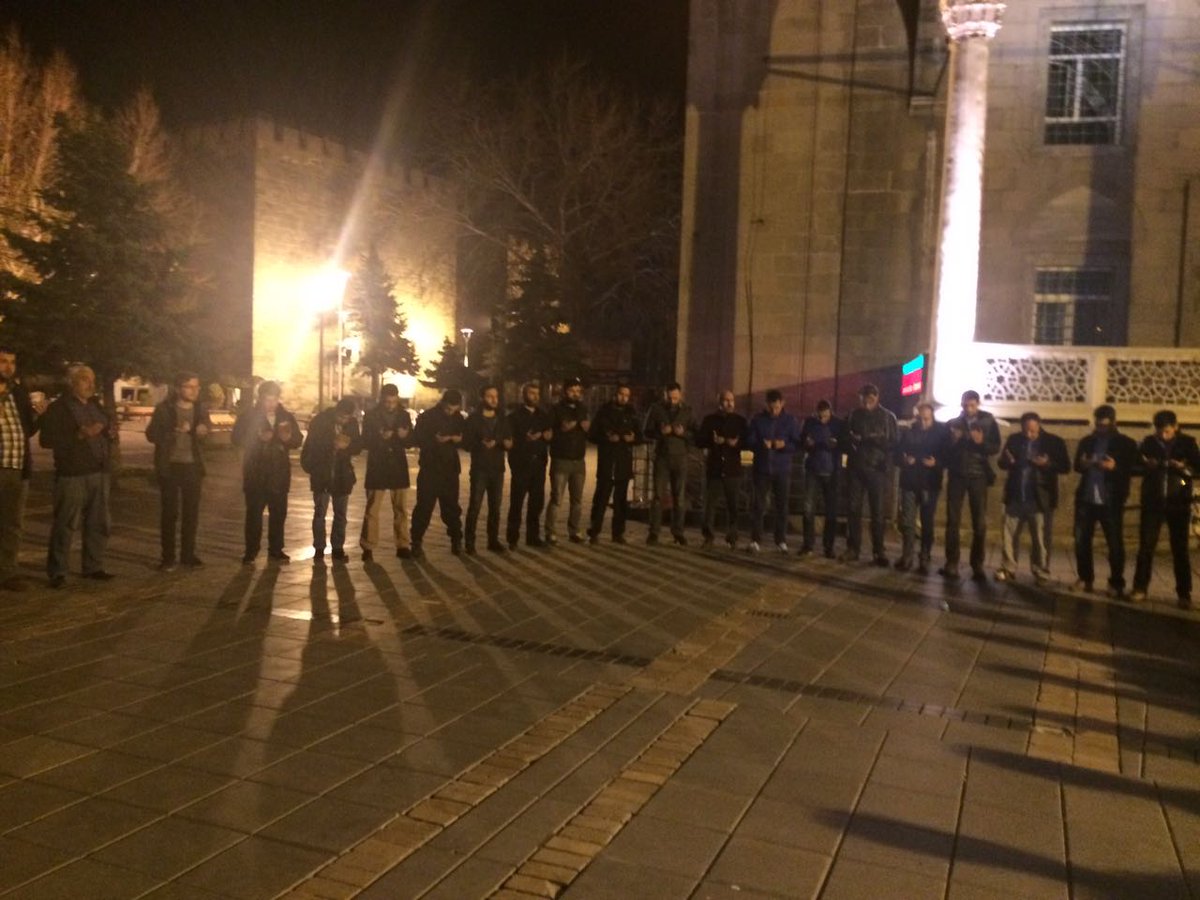 anadoluogrenci's tweet photo. Kayseri İdlip İçin Dua'da https://t.co/F1B9NDY3pt