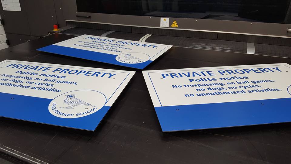 PrecisionSigns_'s tweet image. Latest signs for local primary school, @LingsPrimarySch from our superwide direct printer #signs #graphics #banners