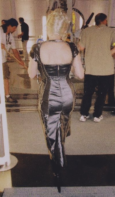 marlasheart's tweet photo. Helena Bonham Carter behind the scenes of Terminator Salvation (2009) https://t.co/GZ8hyDyJ4g