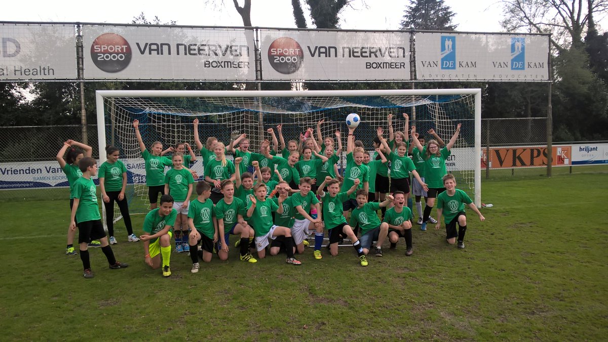 deCanadas's tweet photo. Voor het 2e jaar op rij winnen de jongens van #deCanadas #Boxmeer het #Schoolvoetbaltoernooi. Wij zijn super trots op jullie! #onderwijs https://t.co/JAdWwBK6km
