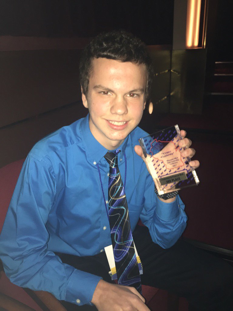 jlavigne1640's tweet photo. @LittleChuteFBLA @LC_Locker_Room Another National Qualifier....3rd Place! https://t.co/L5a9lTygxD