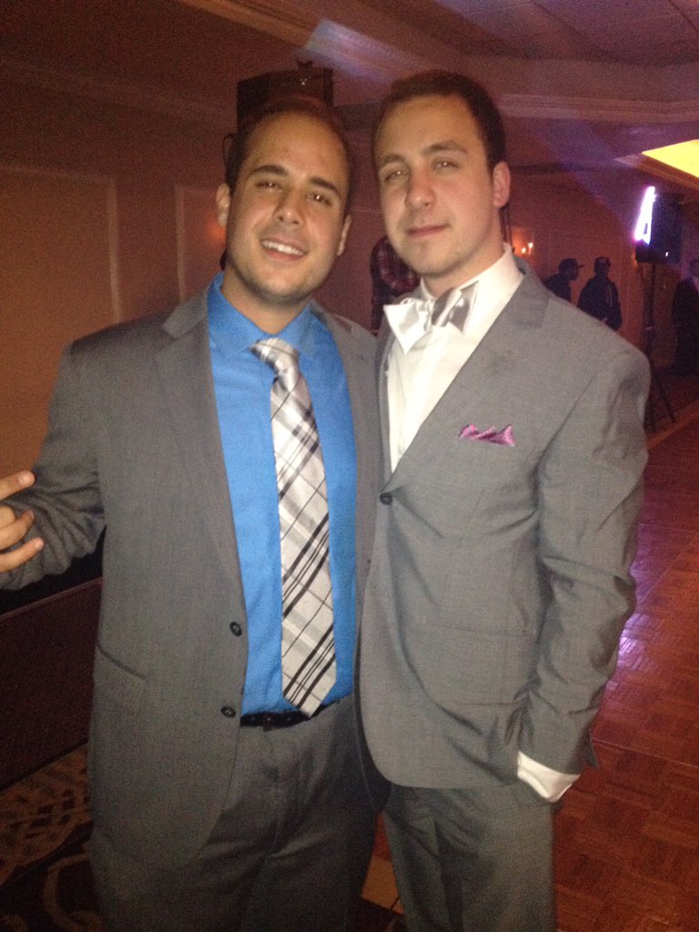 notborednski's tweet photo. @JFranxMon @josephfgeiger #Upsky #WhatFormal #NeverHappened https://t.co/7kVvsm5tHK