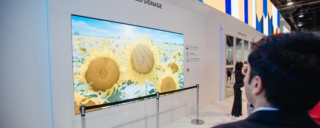SamsungBizUSA's tweet photo. The @TizenProject streamlines #digitalsignage deployments. More on this customizable solution: https://t.co/R6QEVx6E0G #DSE2017 https://t.co/6ijmfKgmN7