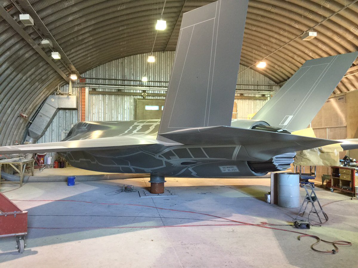 Late night pic of the hard work the chaps have been putting in. Well done guys.