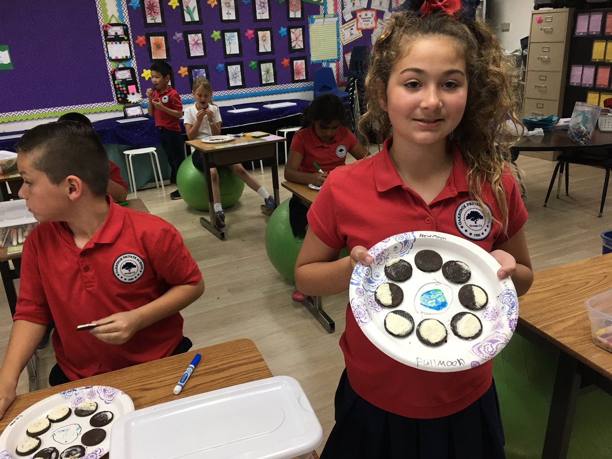 MsRatzlaff's tweet photo. Phases of the moon with Oreo cookies!!!! @oakridgeschool https://t.co/c9yH01WJLz
