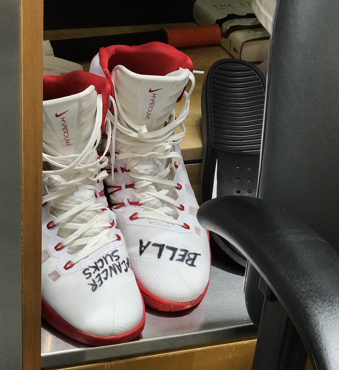 batburt's tweet photo. @MeyersLeonard11 just saw your shoes in person.  My heart sank.  #strength #ripcity #staystrong #cancersucks #bellacrew https://t.co/KH40yOOB9C