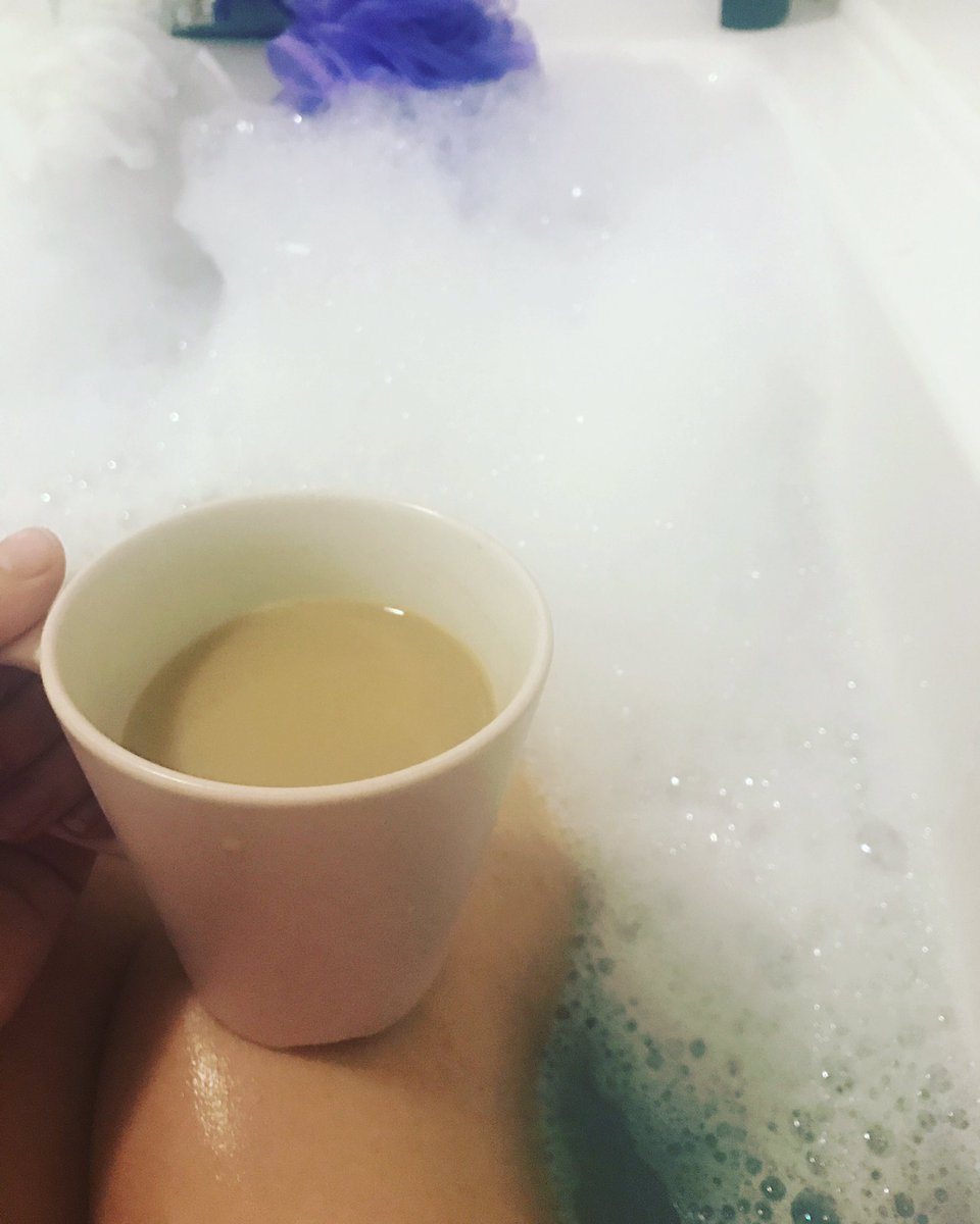 harriettduke's tweet photo. Thank you @originalsource for my lovely late night tea and bubbles sesh 🛁♥️ #vanillaandraspberry 👍🏼 https://t.co/0U7lnQygPJ