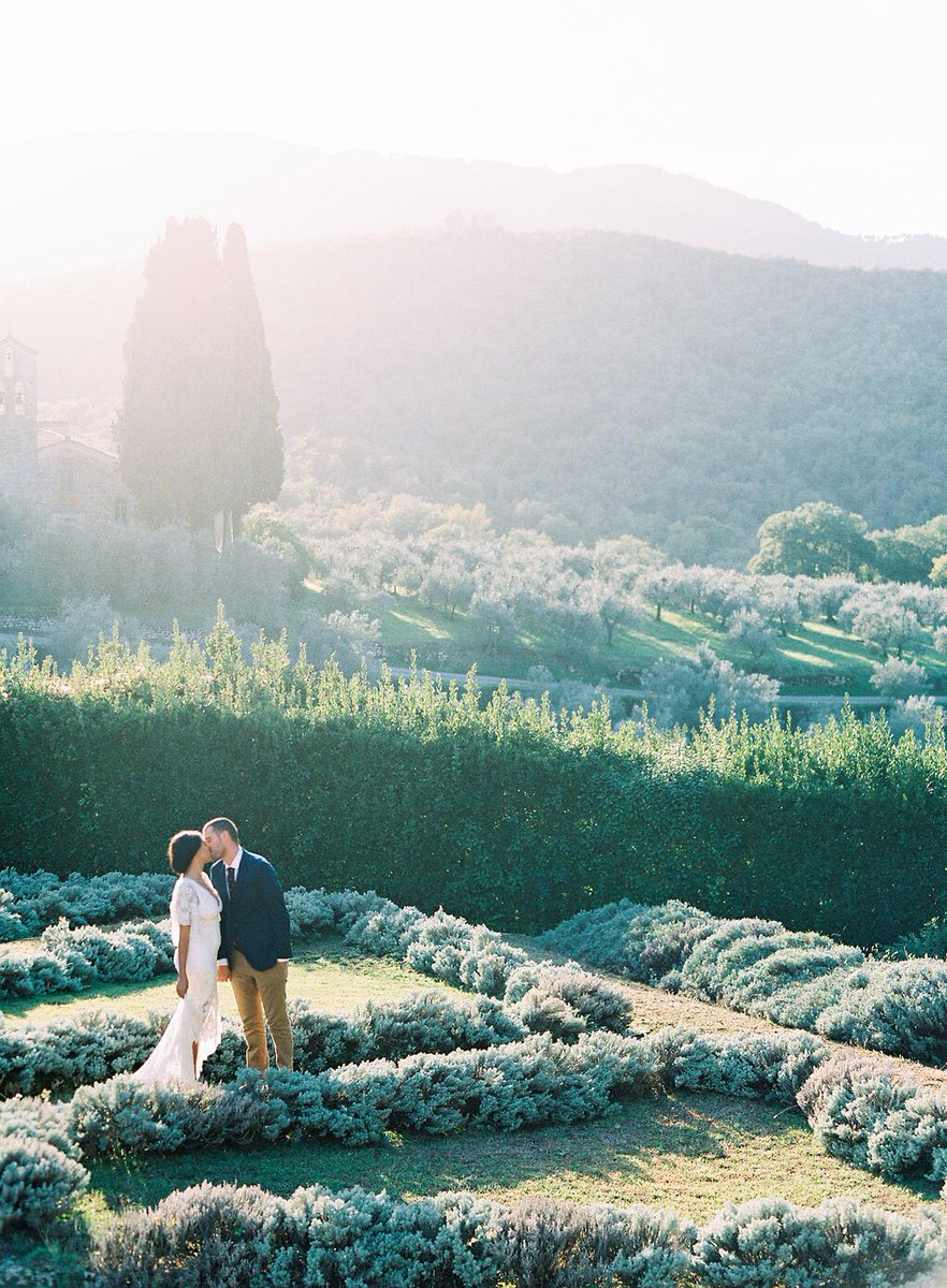 AmberEvents's tweet image. 🔹Featured 🔹 on @stylemepretty  today! (Link in bio) ITALY 🇮🇹 @sorellamuse &amp;amp; Daniel's wedding! Beyond romantic. 📷 @kristinaadamsphoto
