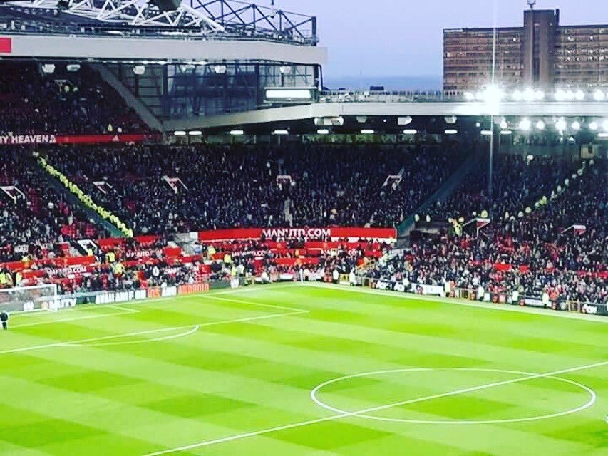 AwayDays_'s tweet photo. 3,000 Everton fans at Old Trafford tonight. https://t.co/PPgGoR6DHp