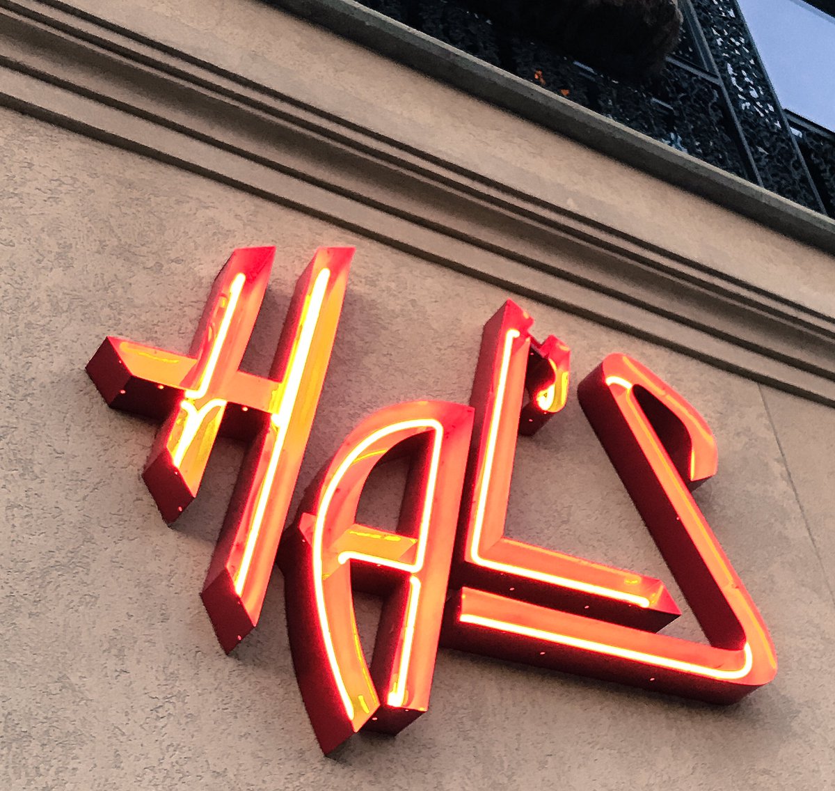 sboxstudio's tweet photo. Fantastic second day in #atlanta, jamming now Hal's https://t.co/pFggbJMSRg