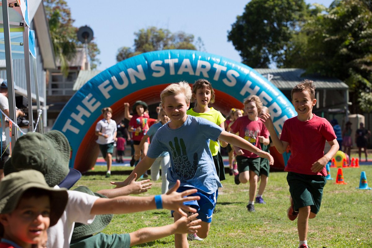 SchoolFunRun's tweet photo. The sun is shining today and our schools St Joseph's Molong &amp; Lake Cargelligo Central have their @CUA_Connect School Fun Runs! #SCHOOLFUNRUN https://t.co/d7CouY8dM1