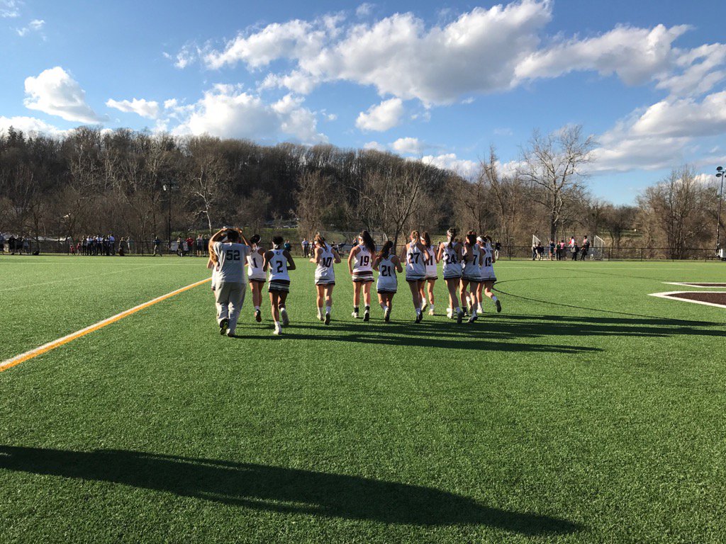 ParkBruins's tweet photo. GVL final: 12-7 for @ParkBruins over @IAAMconnected rival @Quaker_Nation! #LovelyDay4Lax #GoBruins #BreakTheQuakes https://t.co/y9QUcagXY0