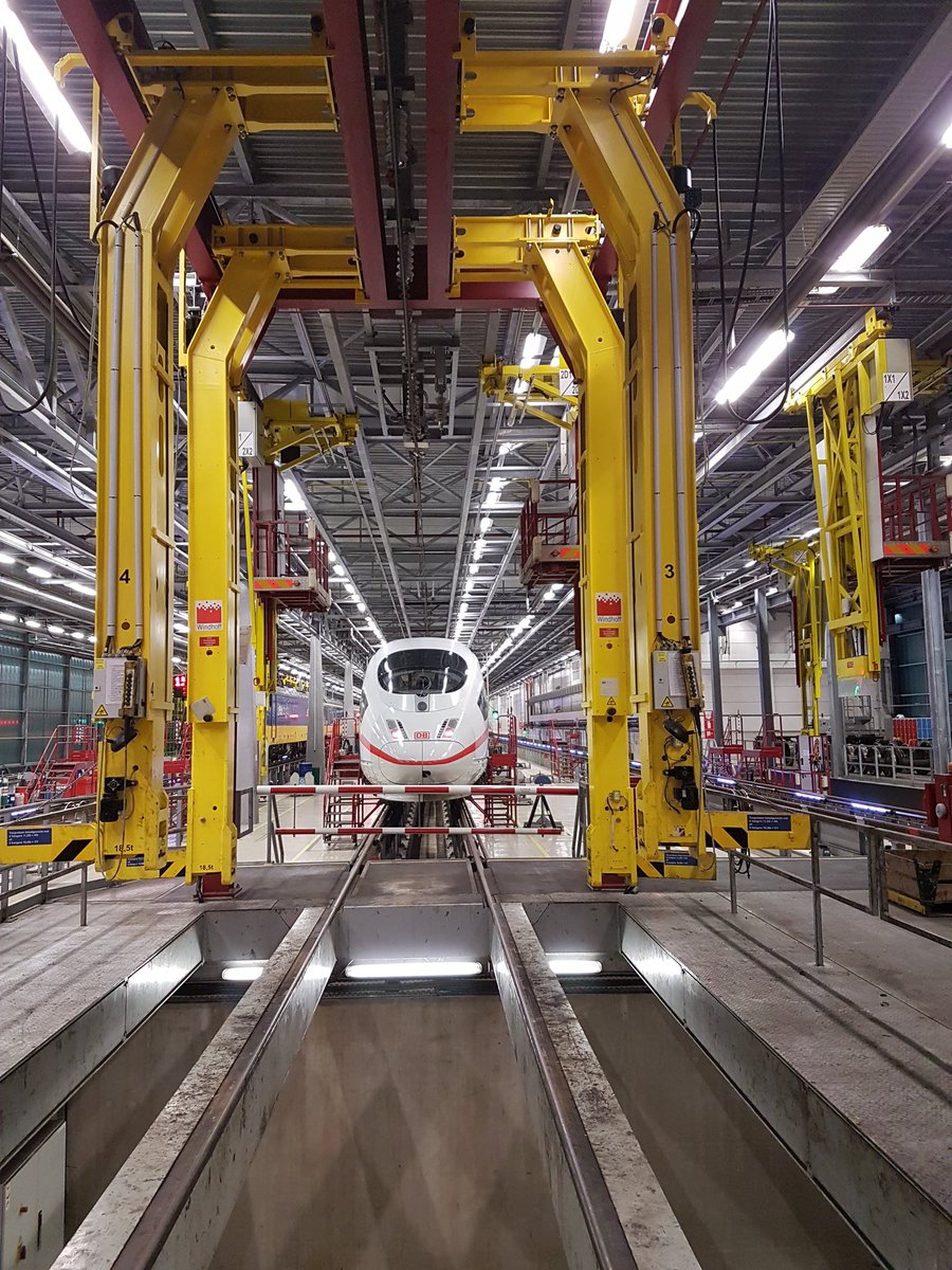 Vanavond schouw van de internationale treinenvloot. Wat is NS toch een prachtbedrijf!