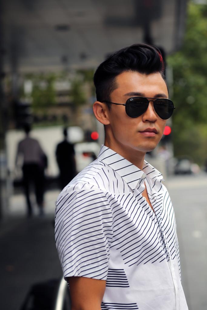PerryEllis's tweet photo. Spring stripes look cool on @the_modman. https://t.co/61b4JKhBsI #VeryPerry https://t.co/b1Eb0MmCYM