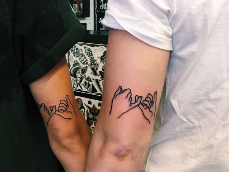 ELiAS2EDGY's tweet photo. first ever tattoo 🤘😔 thank you @LETJULIANLIVE https://t.co/YZ67vfuq5z